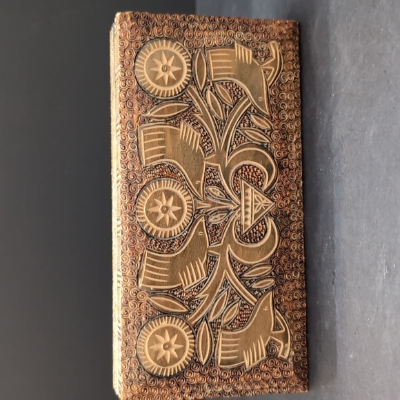 VGT,Beautiful Intricately Carved Wooden Jewelry /Trinket Box. - Picture 2 of 14